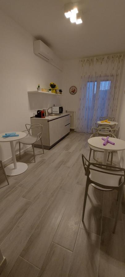 Le Gemelle Apartment Bari Exterior photo
